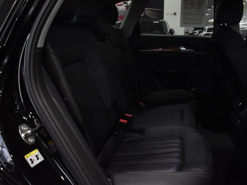 Used 2023 Audi Q5 2.0T Premium w/ Convenience Package image 29