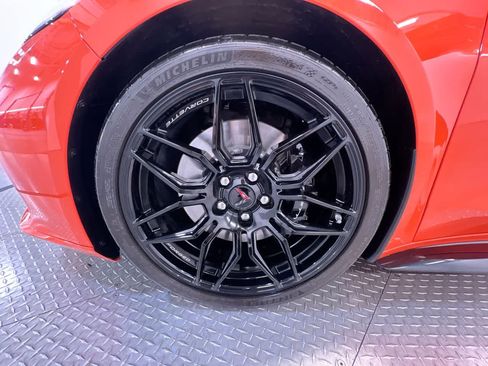 Used 2025 Chevrolet Corvette Z06 w/ Stealth Interior Trim Package RWD image 10