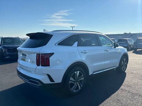 Used 2022 Kia Sorento SX Prestige AWD/4WD image 2