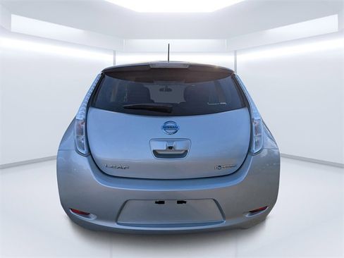 Used 2017 Nissan Leaf SV image 4