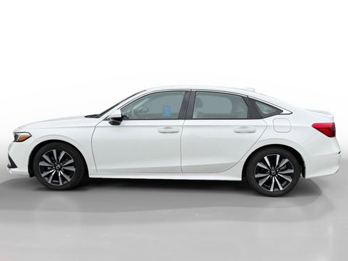 Used 2024 Honda Civic EX image 2