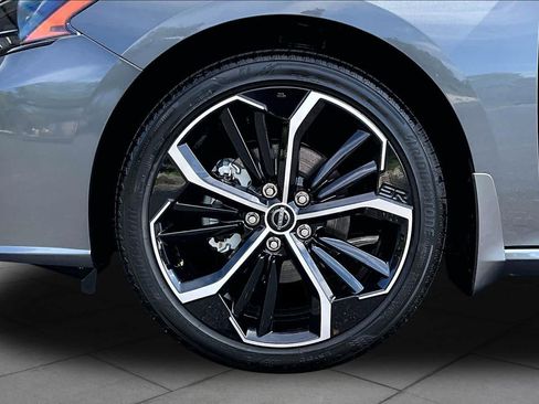 New 2026 Nissan Altima 2.5 SR FWD image 11