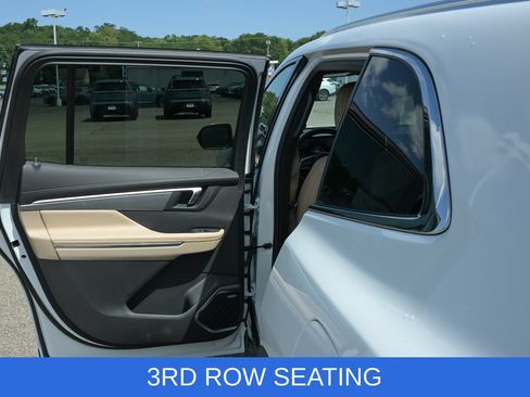 Used 2026 Buick Enclave Preferred AWD/4WD image 26