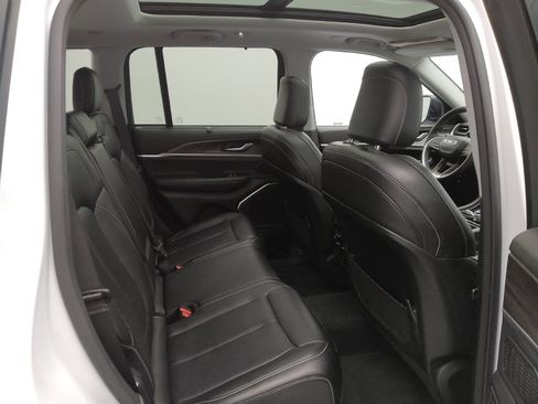 Used 2022 Jeep Grand Cherokee Limited 4xe w/ Luxury Tech Group II image 19