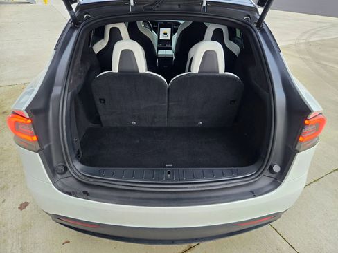 Used 2019 Tesla Model X Long Range image 19