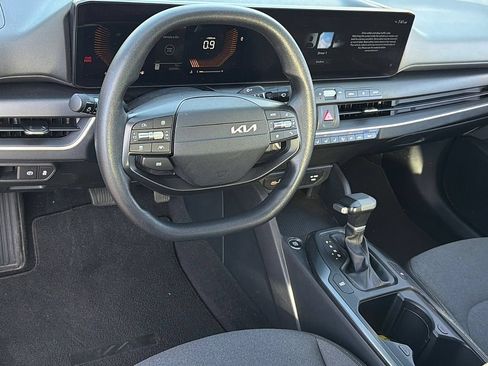 Used 2025 Kia K4 FWD image 7