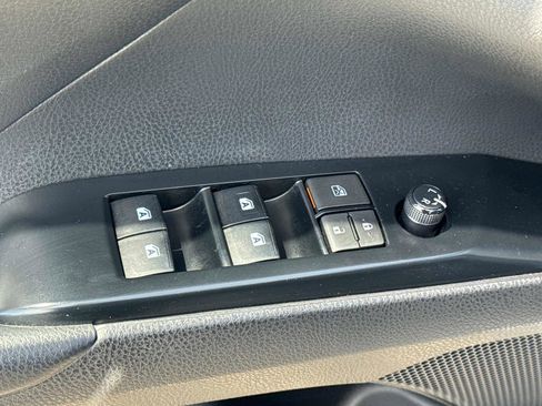 Used 2019 Toyota Camry SE image 17