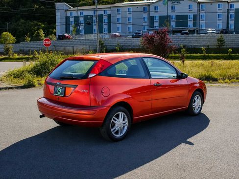 Used 2005 Ford Focus SE FWD image 7