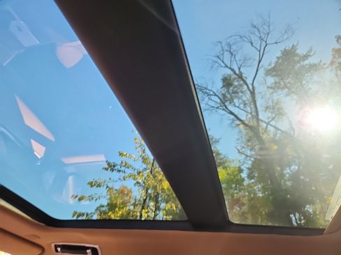 New 2025 Land Rover Range Rover Long Wheelbase SE image 28