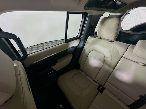 Used 2020 Land Rover Defender 110 S image 12