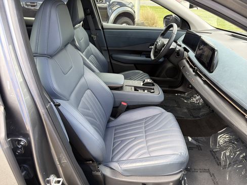 Used 2023 Nissan Ariya AWD/4WD image 15