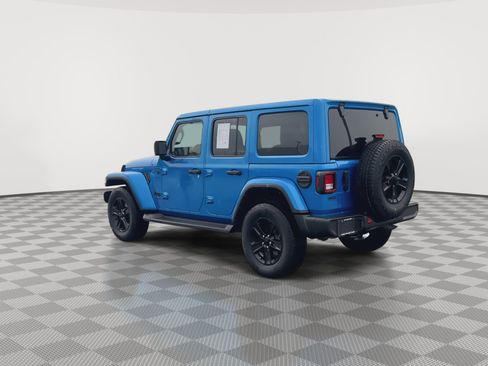 Used 2022 Jeep Wrangler Unlimited Sahara AWD/4WD image 7