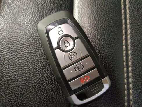 Used 2019 Ford Fusion SEL FWD image 32