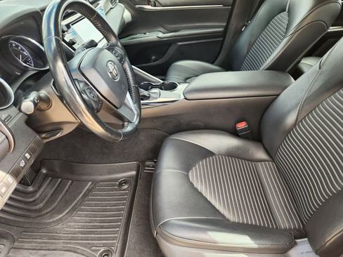Used 2020 Toyota Camry SE FWD image 9