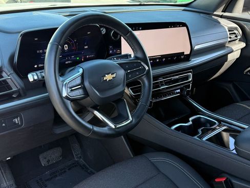 Used 2024 Chevrolet Traverse LT image 20