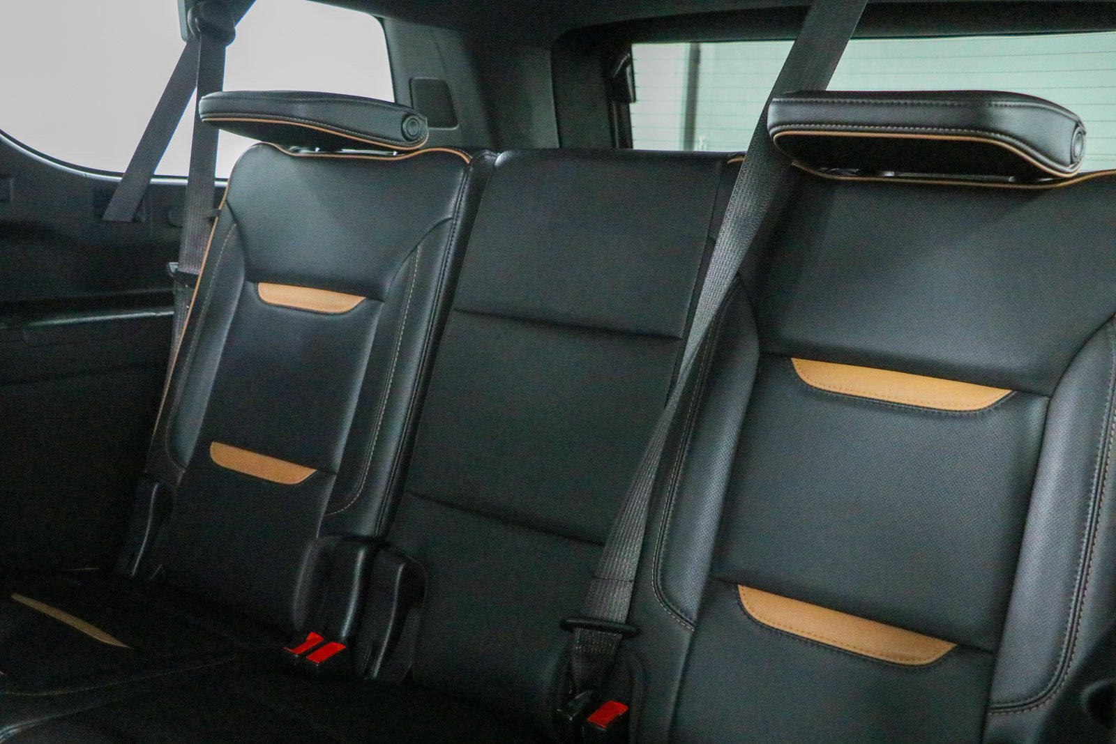 Used 2021 GMC Yukon XL AT4 w/ AT4 Premium Plus Package AWD/4WD image 30