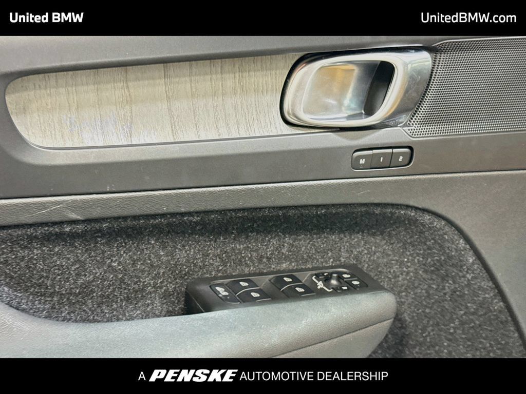 Used 2020 Volvo XC40 T4 Inscription w/ Protection Package FWD image 10