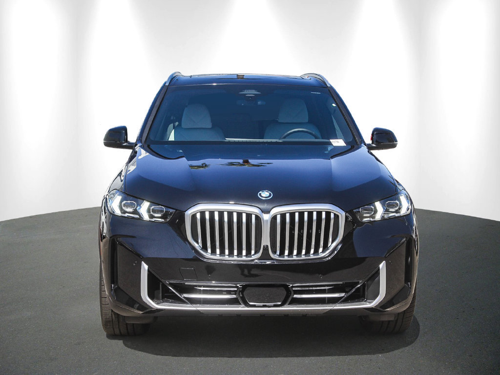 New 2026 BMW X5 xDrive50e w/ Parking Assistance Package AWD/4WD image 2