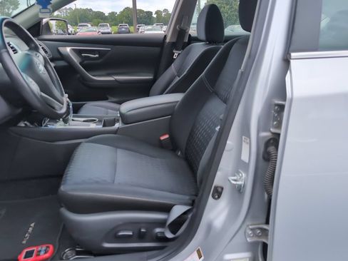 Used 2018 Nissan Altima 2.5 SV FWD image 6