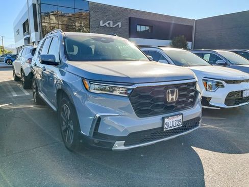 Used 2024 Honda Pilot Touring image 2
