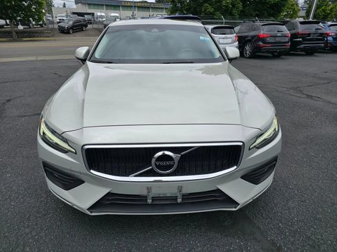 Used 2019 Volvo S60 T5 Momentum w/ Multimedia Package FWD image 8