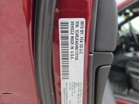 Certified 2022 Jeep Grand Cherokee Laredo X RWD image 36