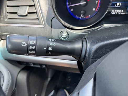 Used 2019 Subaru Outback 3.6R Limited AWD/4WD image 20