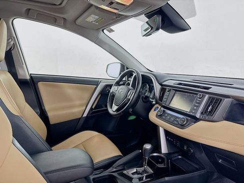 Used 2016 Toyota RAV4 Limited image 32