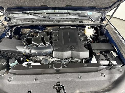 Certified 2024 Toyota 4Runner SR5 AWD/4WD image 31