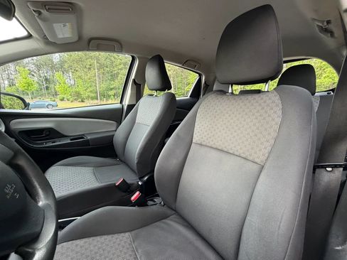 Used 2015 Toyota Yaris L FWD image 11