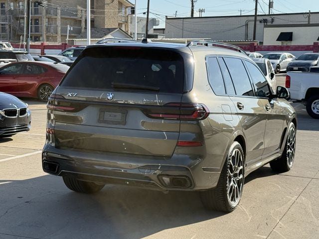 Used 2025 BMW X7 xDrive40i w/ M Sport Package AWD/4WD image 4