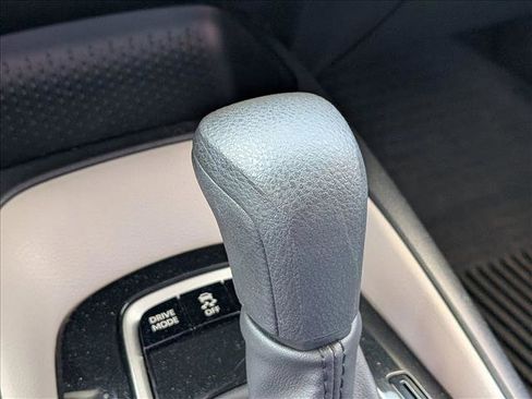 Used 2025 Toyota Corolla LE FWD image 12