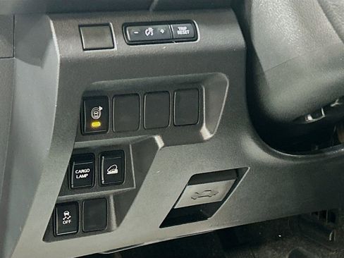 Used 2023 Nissan Frontier S w/ Technology Package AWD/4WD image 8
