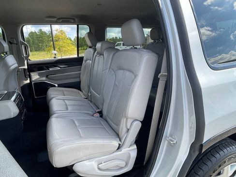 Used 2022 Jeep Wagoneer Series II RWD image 45