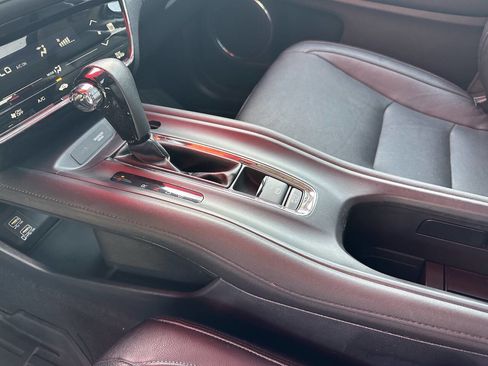 Used 2020 Honda HR-V Touring image 36