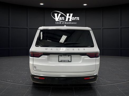 Used 2023 Jeep Wagoneer 4WD w/ Premium Group I image 6