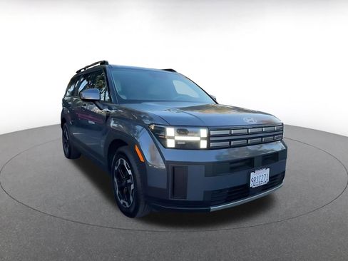 Used 2025 Hyundai Santa Fe SEL image 3