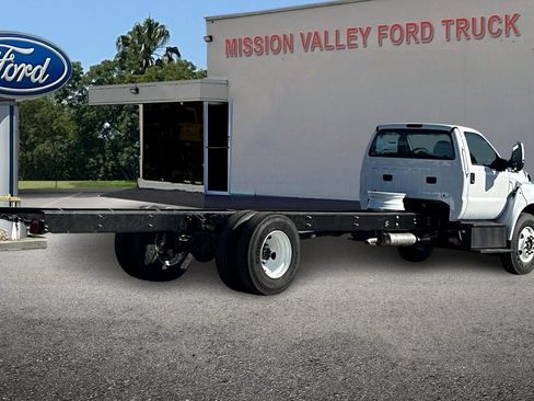 New 2027 Ford F650 2WD Regular Cab Super Duty image 4