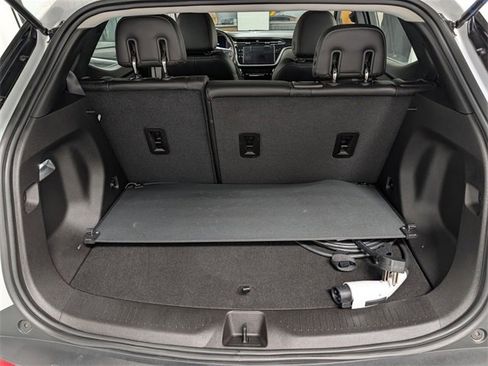 Used 2023 Chevrolet Bolt EUV LT w/ Convenience Package image 15