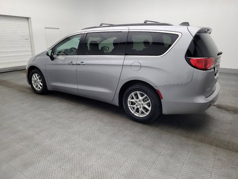 Used 2021 Chrysler Voyager Lxi image 3