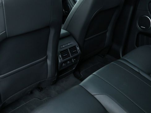 Used 2024 Land Rover Discovery Sport S image 33