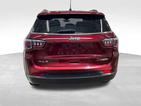 Used 2020 Jeep Compass Latitude w/ Cold Weather Group AWD/4WD image 31