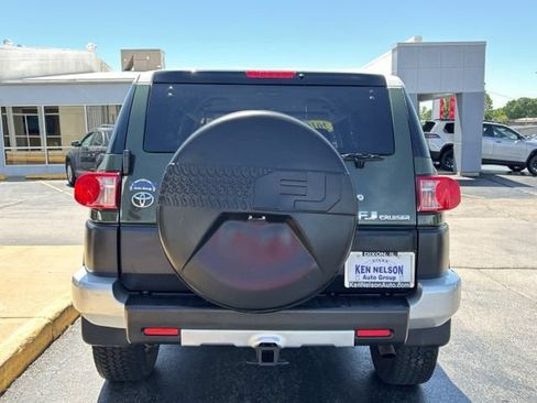 Used 2010 Toyota FJ Cruiser 4WD image 8