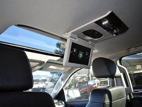 Used 2017 GMC Yukon SLT w/ Open Road Package image 28