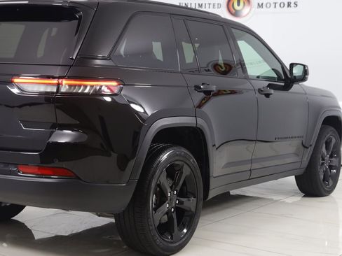 Used 2024 Jeep Grand Cherokee Altitude AWD/4WD image 43