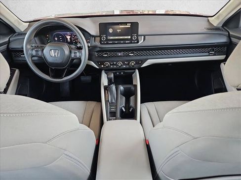 Used 2025 Honda Accord SE image 17