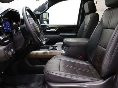 Used 2024 Chevrolet Silverado 3500 High Country w/ High Country Premium Package AWD/4WD image 7
