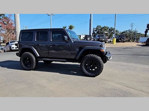 New 2025 Jeep Wrangler Unlimited Sahara w/ Technology Group AWD/4WD image 36