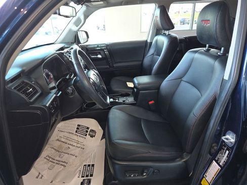Used 2020 Toyota 4Runner Venture w/ Moonroof Package AWD/4WD image 9