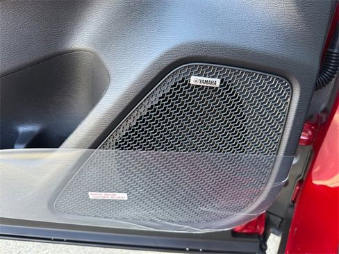 New 2025 Mitsubishi Outlander SE image 13